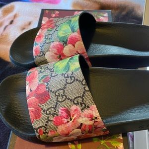 Gucci woman’s slides